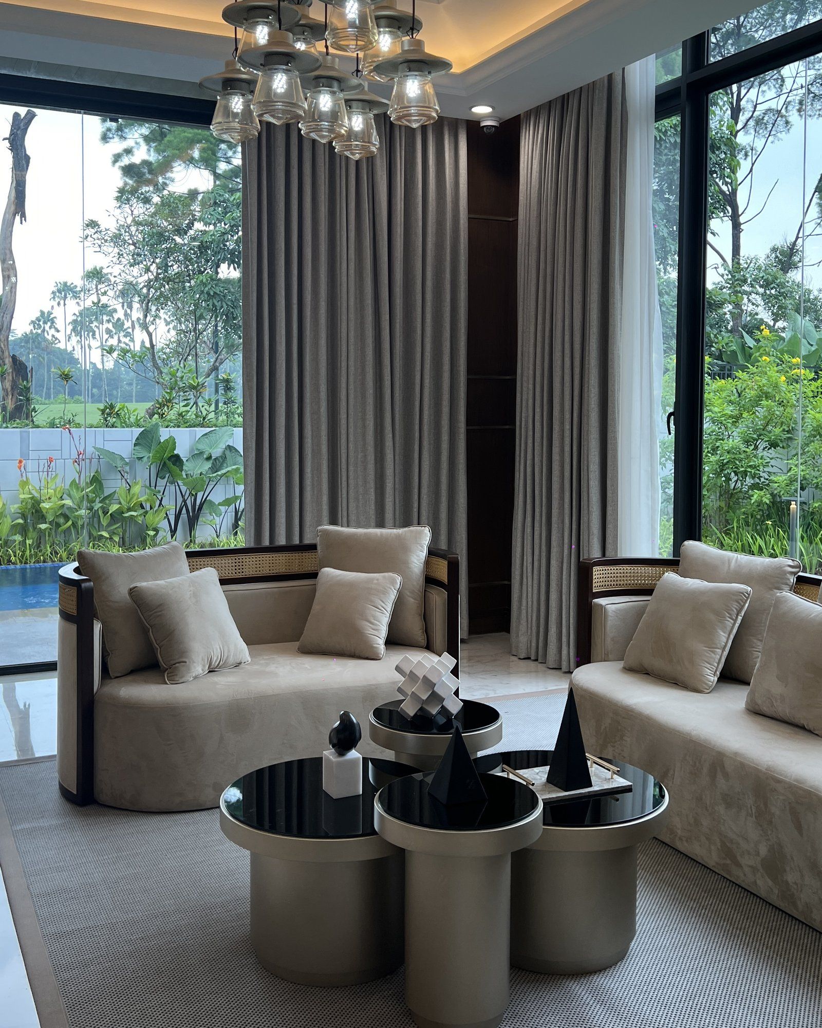 Photo of The Residence, the cover image