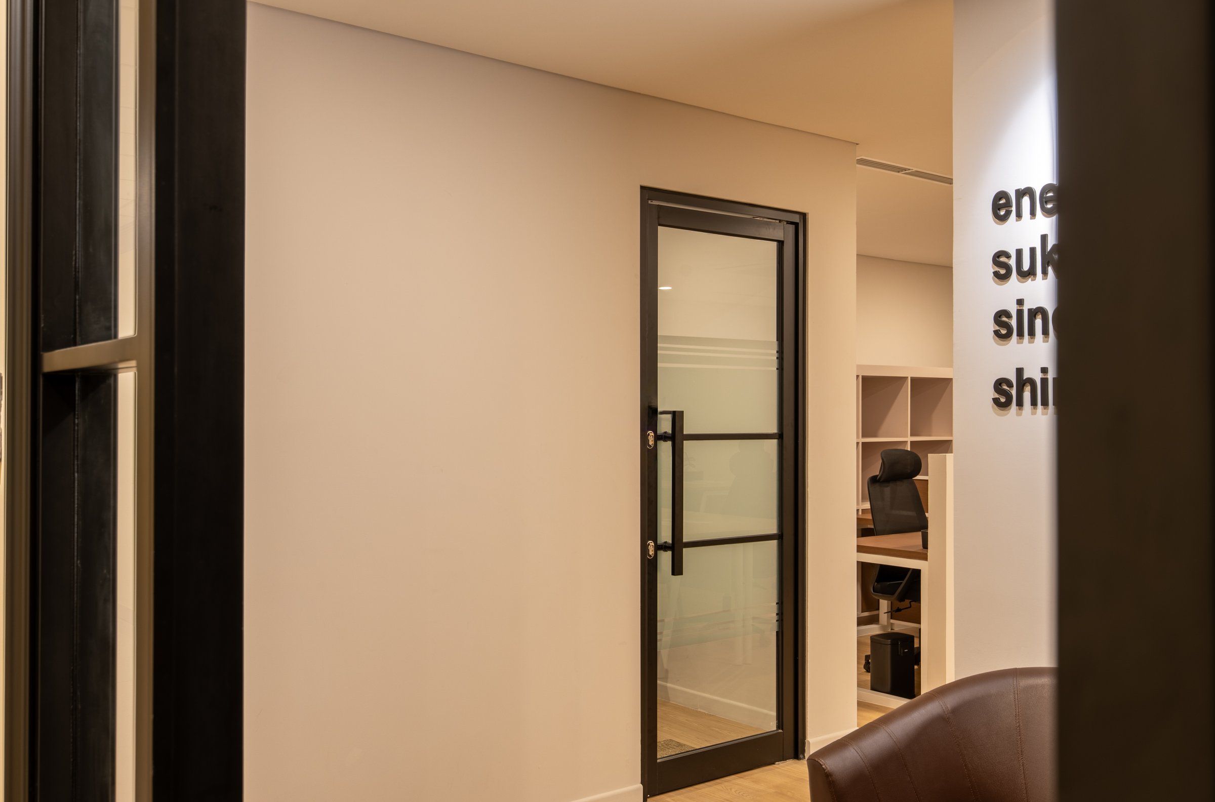 Photo of Ess/sie Office, image 1 of 15