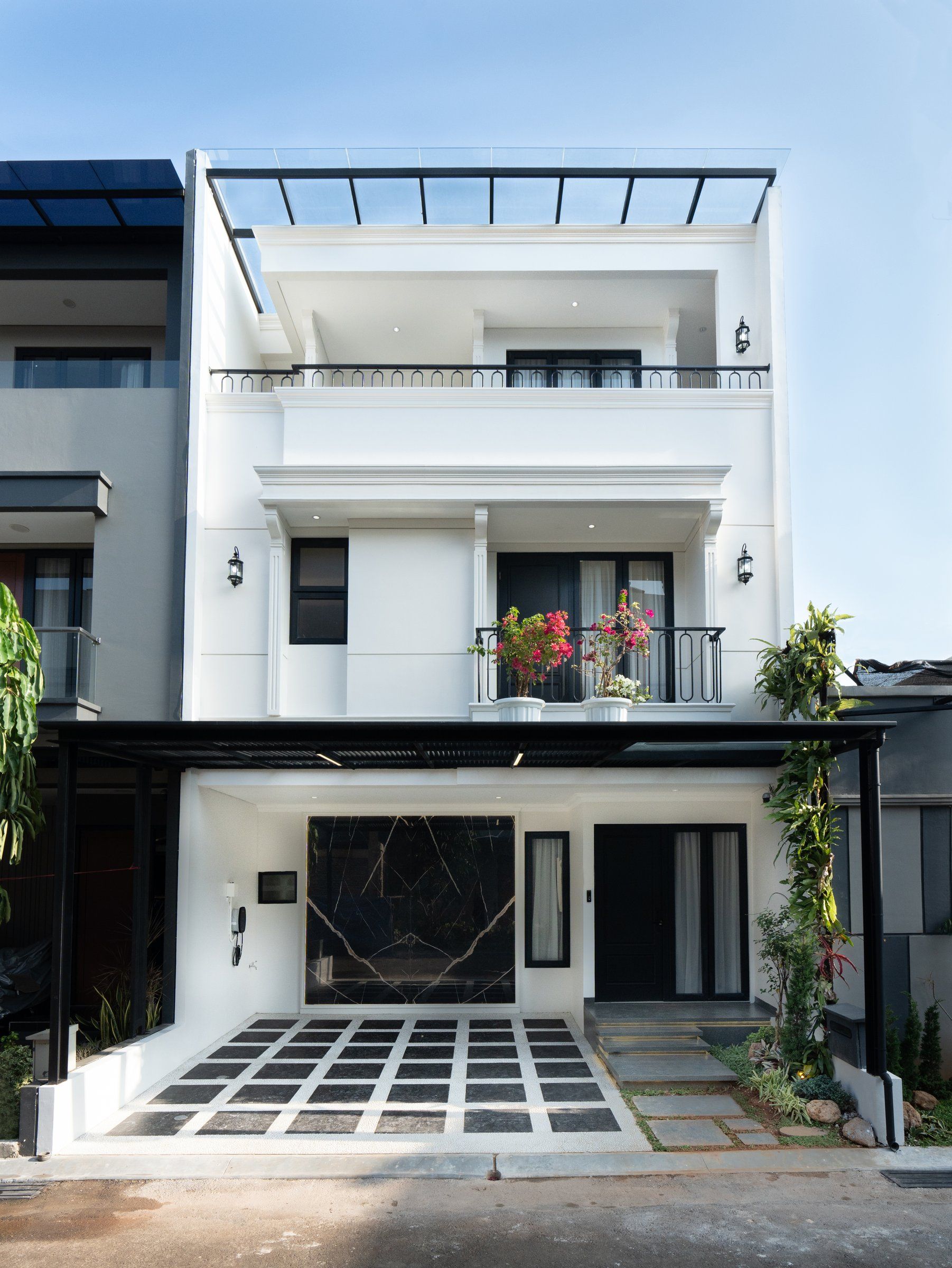 Photo of The Townhouse, image 1 of 9