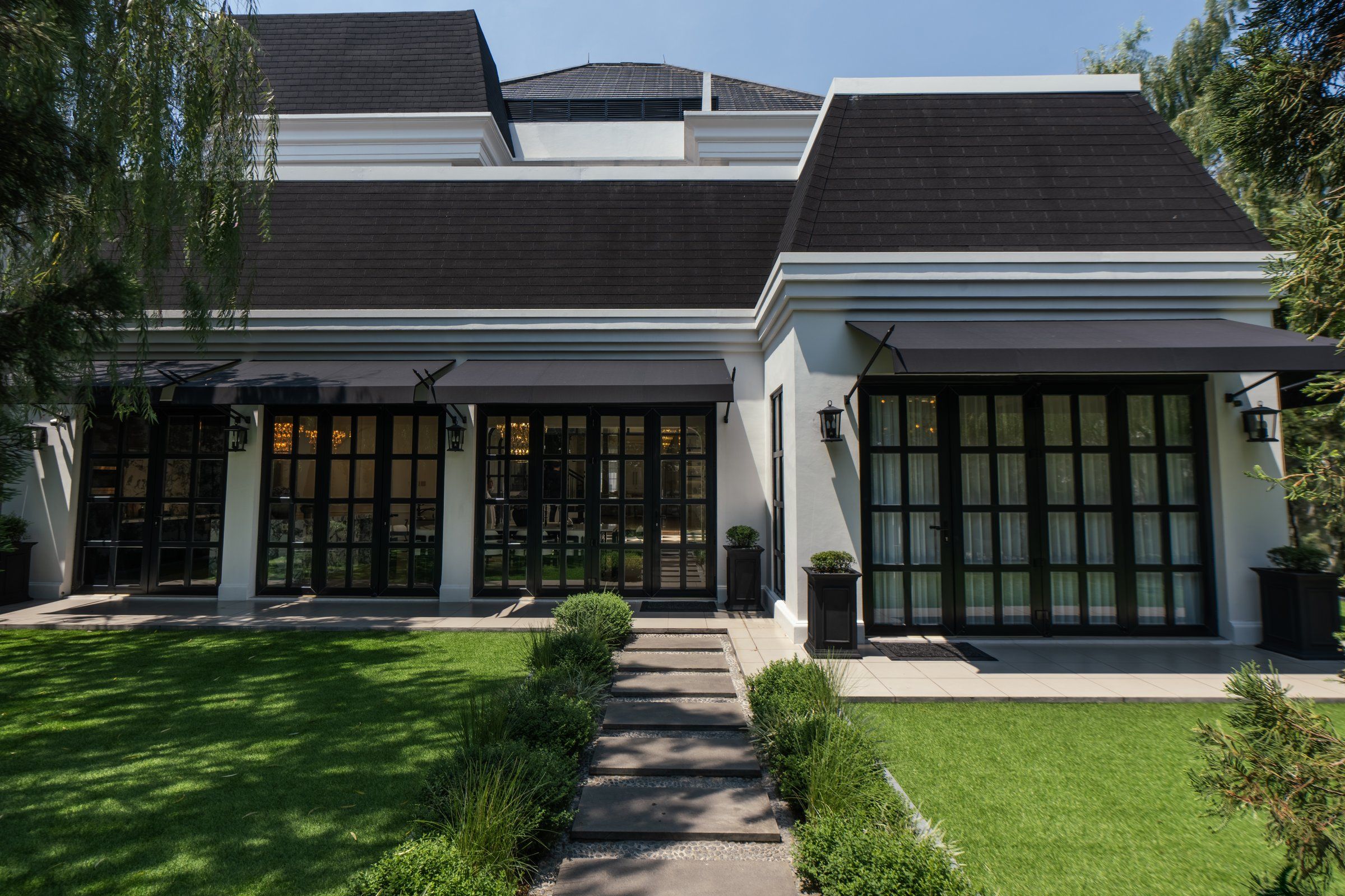 Photo of The House, image 1 of 10