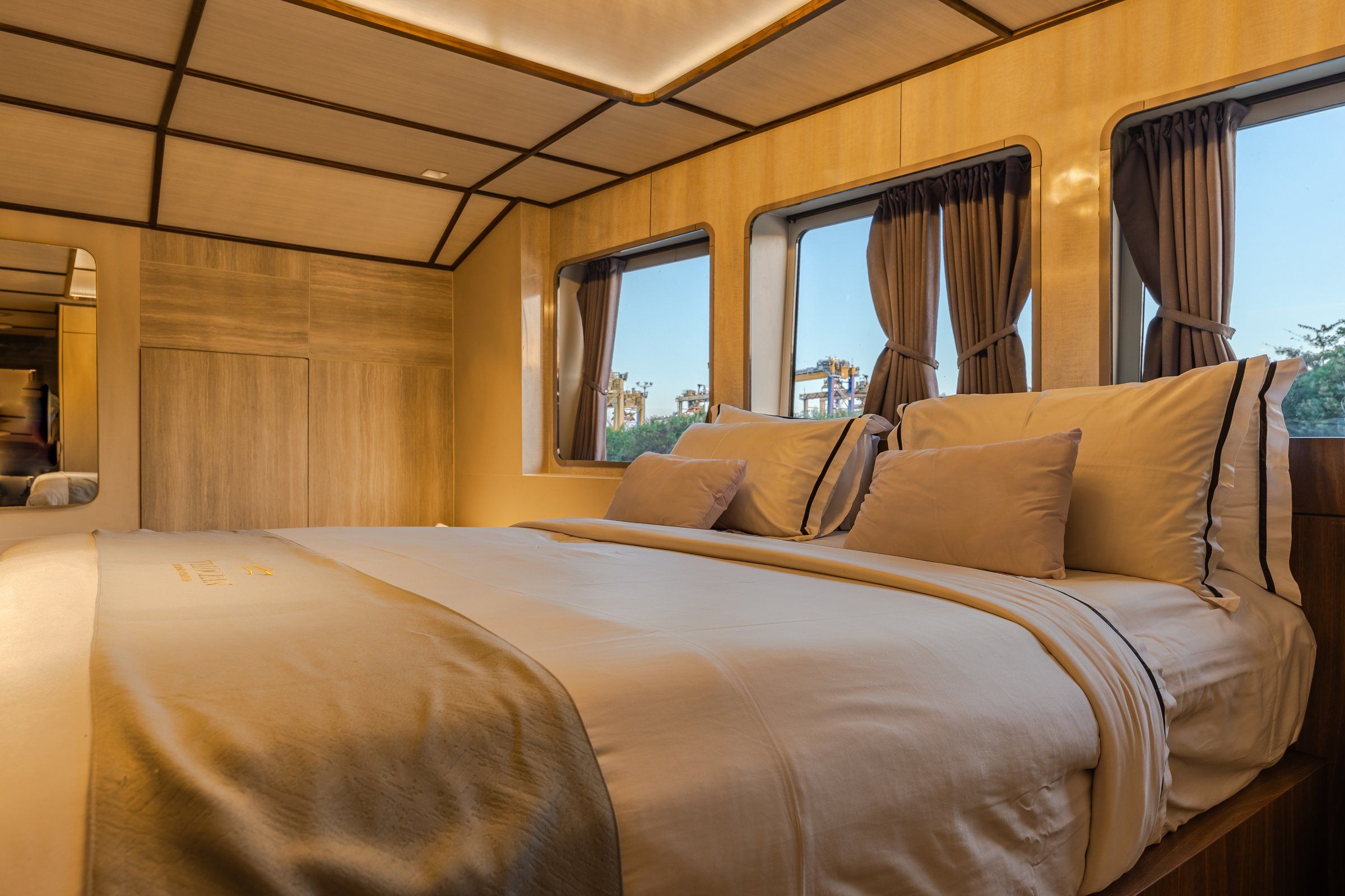 Photo of Commercial Yacht, image 2 of 9
