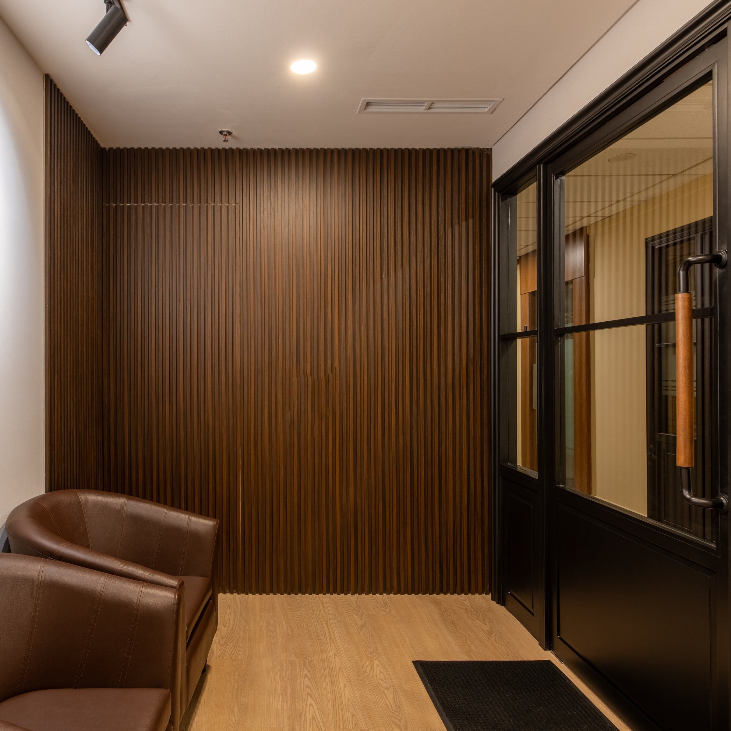 Photo of Ess/sie Office, image 4 of 15