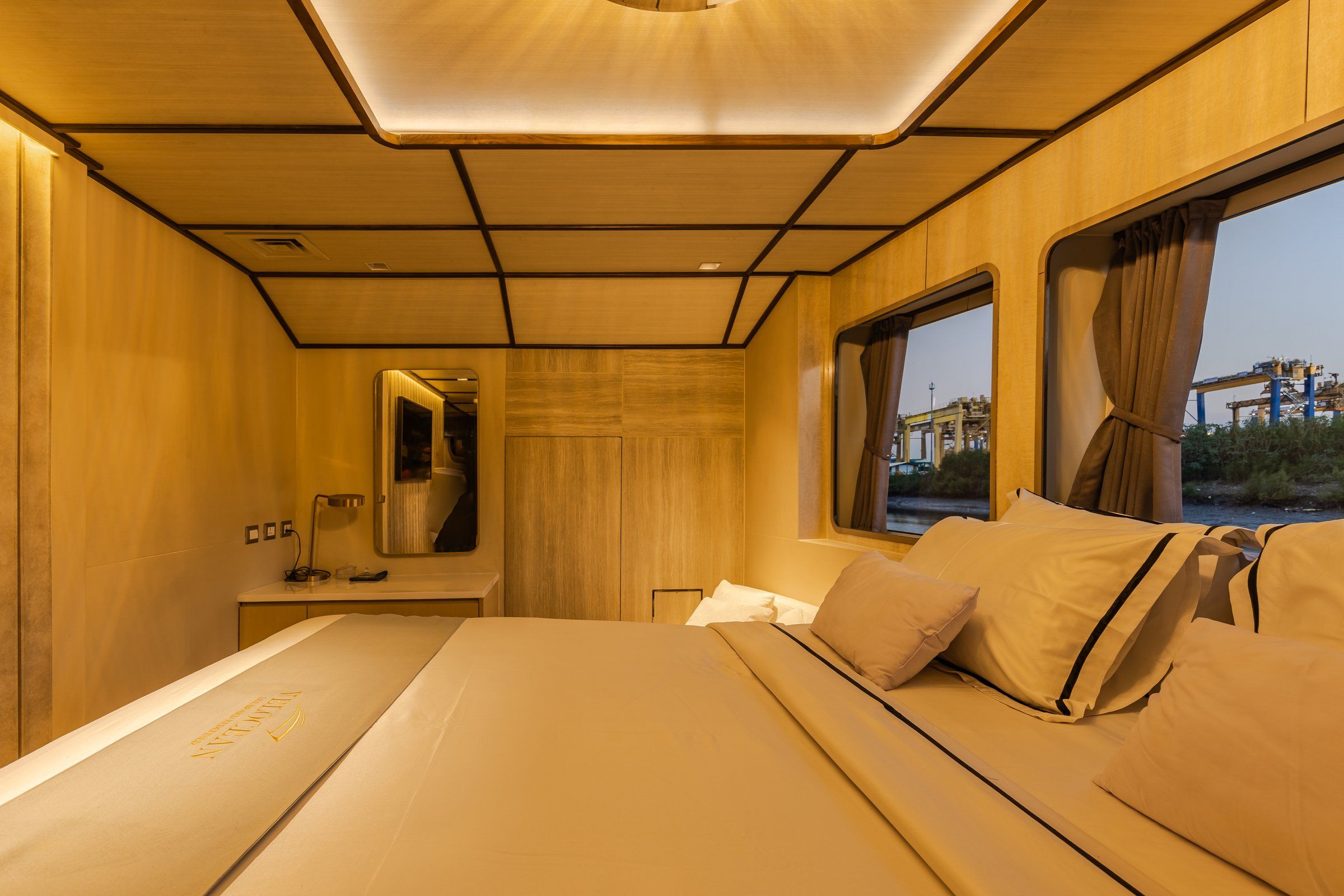 Photo of Commercial Yacht, image 6 of 9